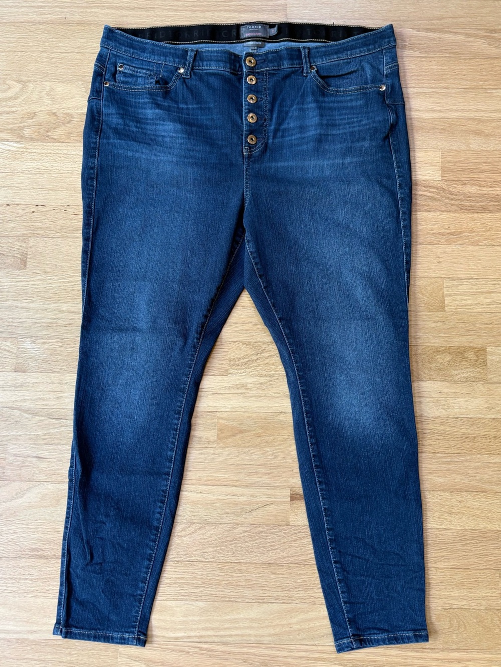 Torrid Bombshell Skinny Premium Stretch Jeans Size 22R in Excellent Condition